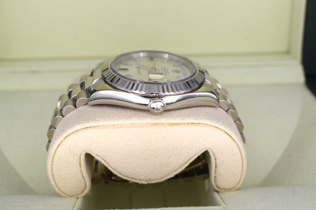 Rolex Day-Date II | Ref. 218239 | 18kt Weißgold | Diamant & Saphir