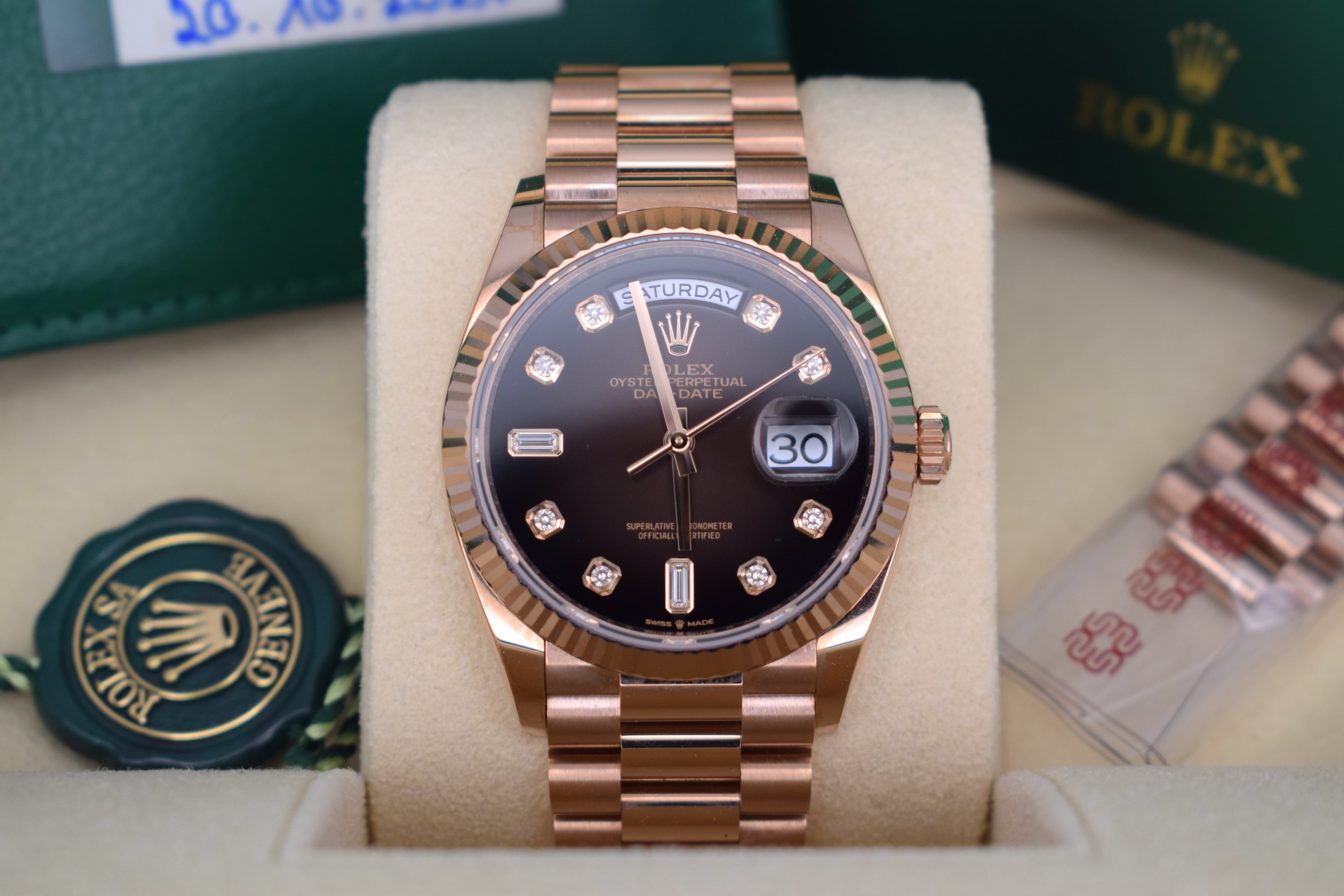 Rolex Day-Date 36 Ref. 128235 Roségold – Chocolate Ziffernblatt mit Diamanten | Full Set 2021